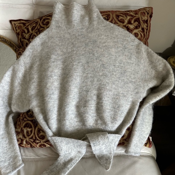 Aritzia Wilfred - Lorin Sweater Heather Oatmeal - XXS - Picture 10 of 10